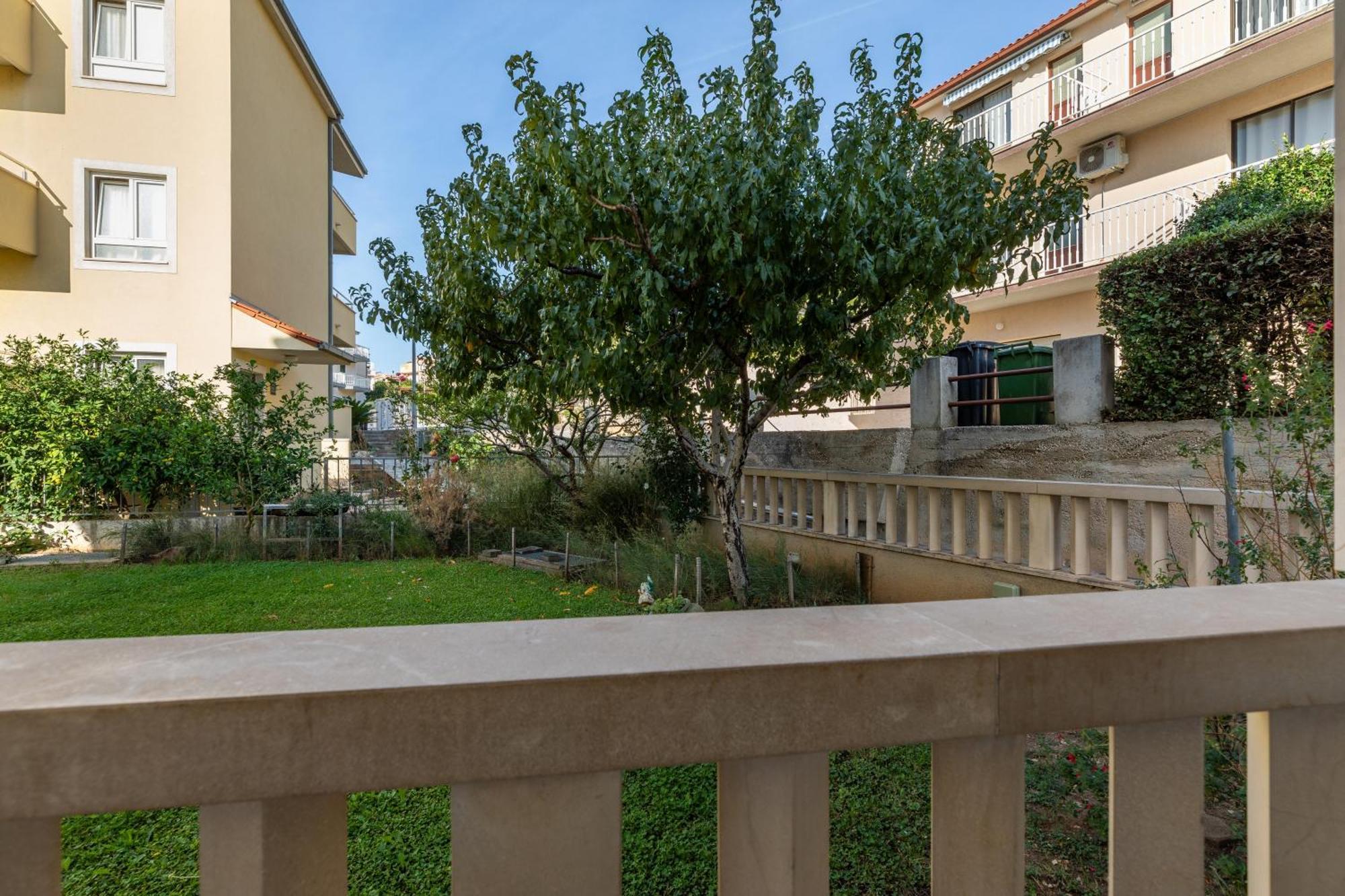 Apartments By The Sea Duce, Omis - 5973 Exterior photo